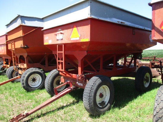 E-Z Trail 300 Gravity Wagon