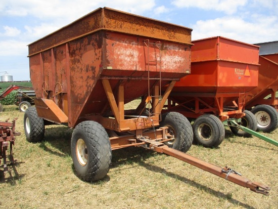M&W Gravity Wagon