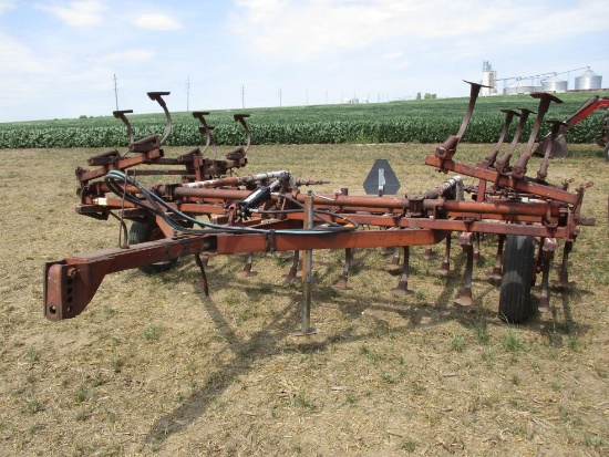 IH Flat Fold Cultivator