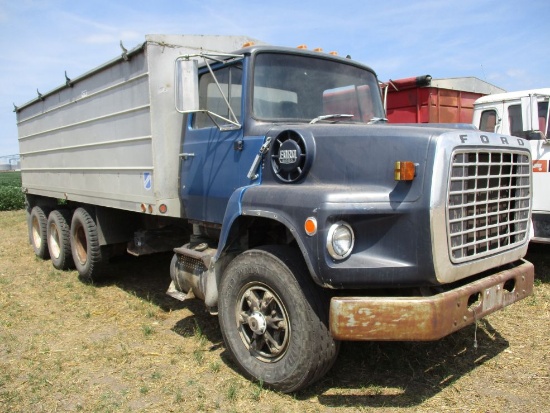 1978 Ford 8000 Tandem Grain Truck