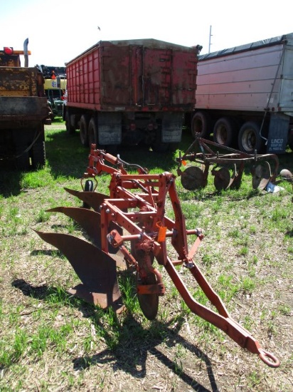 Allis Chalmers Snap Couple 3 Bottom Plow