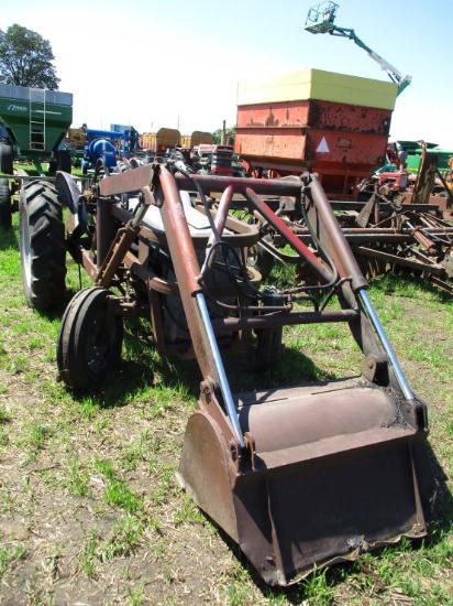 Ferguson TO-35 Tractor with Loader