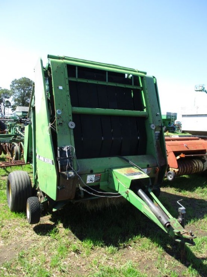 JD 535 Round Baler