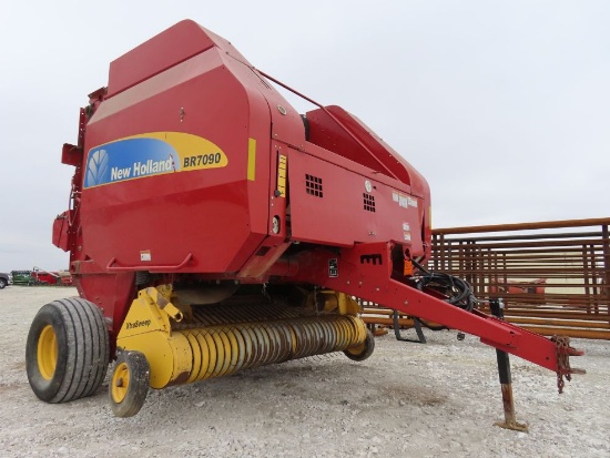 New Holland BR7090 Round Baler