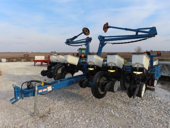 2011 Kinze 3200 12R Planter