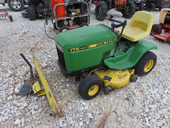 John Deere 175 Hydro Riding Mower