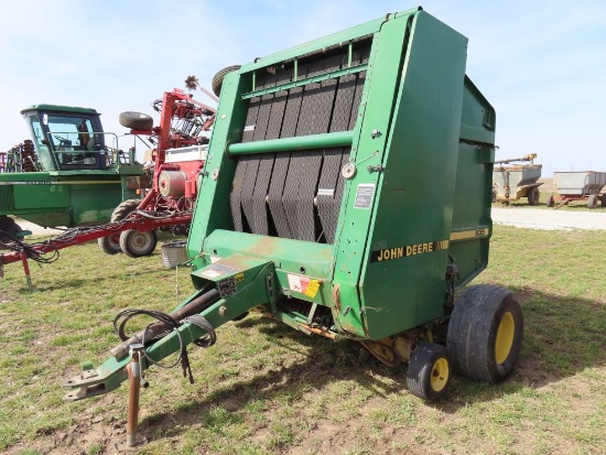 John Deere 535 Round Baler