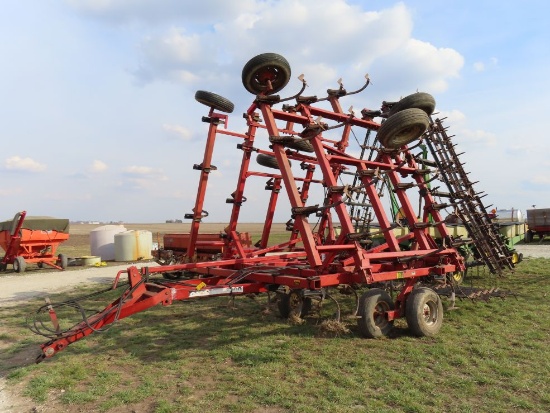 Case IH 4300 Field Cultivator