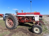 IH Farmall 560 Tractor