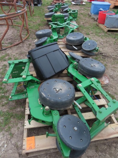 (8) John Deere XP Planter Units