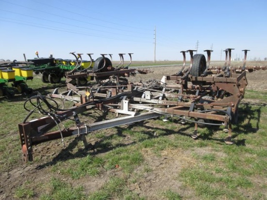 24' Hinicker Field Cultivator
