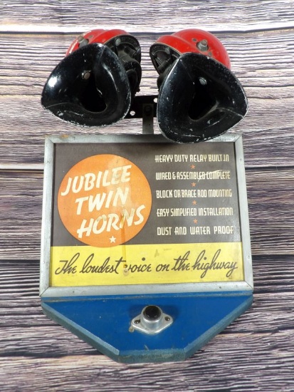Jubilee Twin Automotive Horns Display