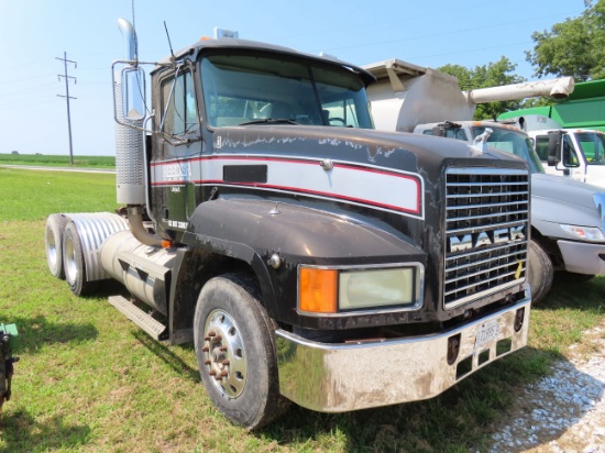 2003 Mack CH 613 Semi