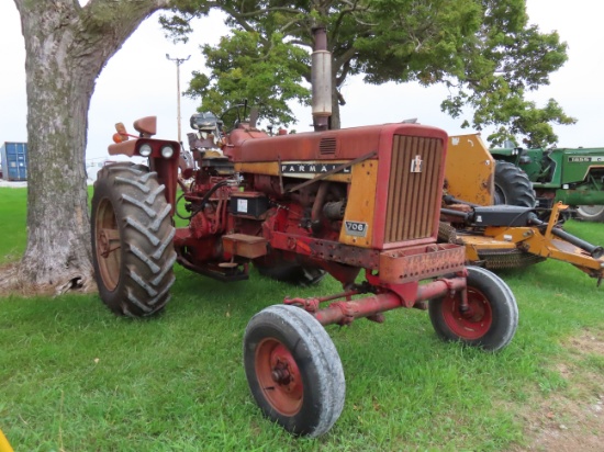 IH Farmall 706