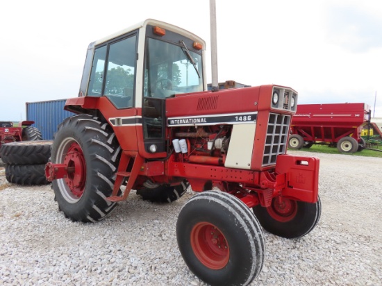 International 1486 Tractor