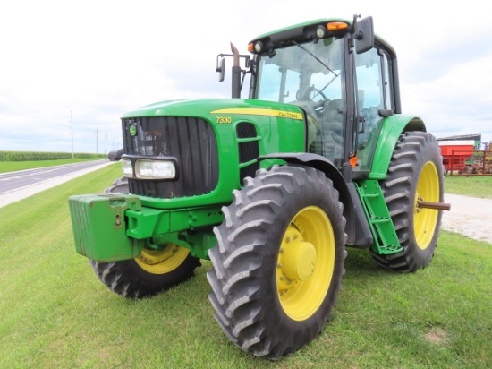 2008 John Deere 7330