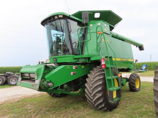 1998 John Deere 9510 Combine