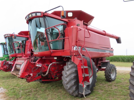 Case IH 2166 Combine