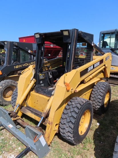 John Deere 8875 Skid Loader