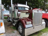 2002 Kenworth W900 Semi Truck