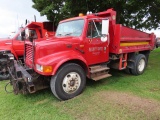 2001 International 4900  Dump Truck