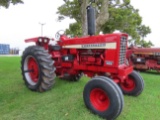 IH Farmall 826