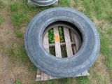 295 / 75R 22.5 Tire