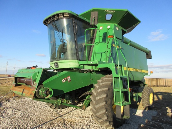 John Deere 9410 Combine