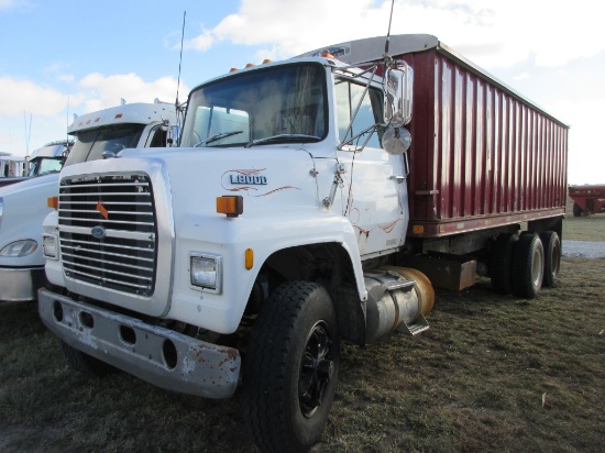 1985 Ford L8000 Tandem Grain Truck