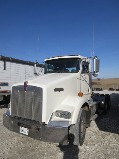 2004 Kenworth T800B Semi