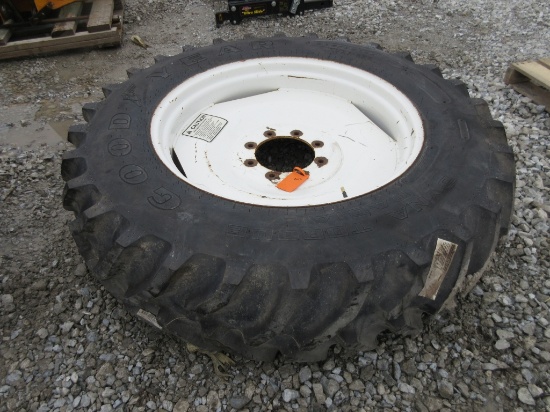 385/85R 34 Wheel and Tire