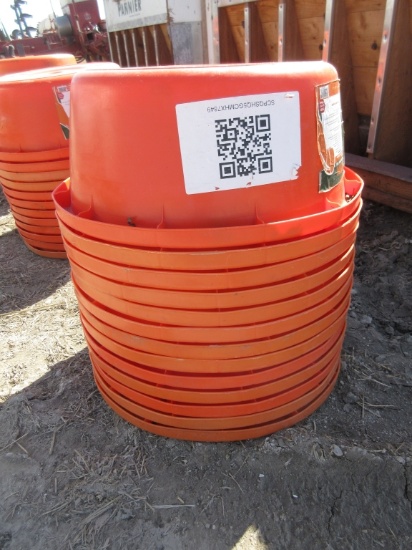 (13) Feed Tubs