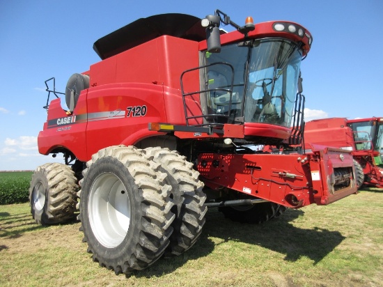 Case IH 7120 Combine