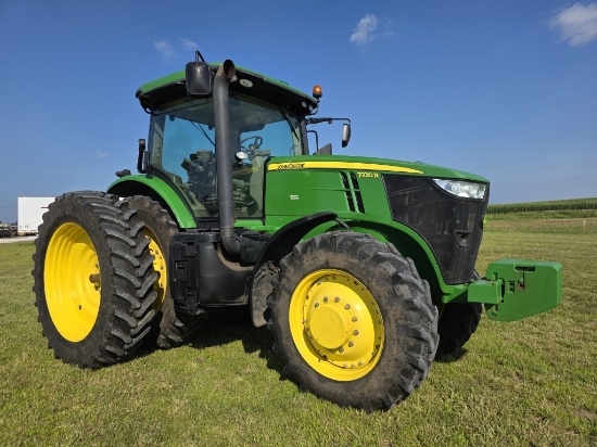 2011 John Deere 7230R Tractor
