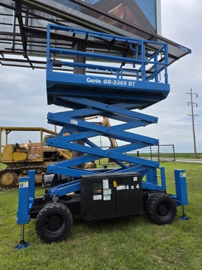 2013 Genie GS-3369 RT Scissor Lift