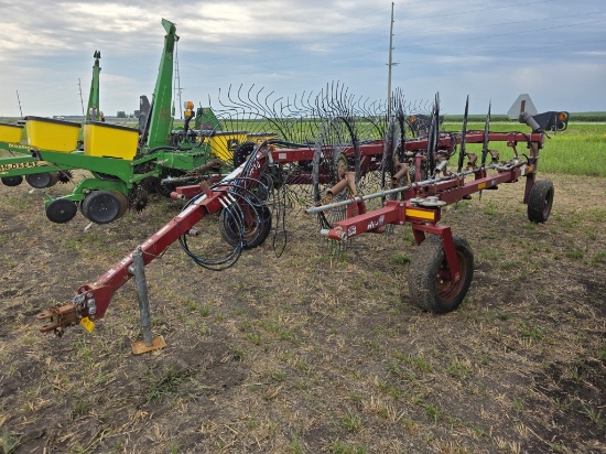 M&W BF-10 Hay Rake