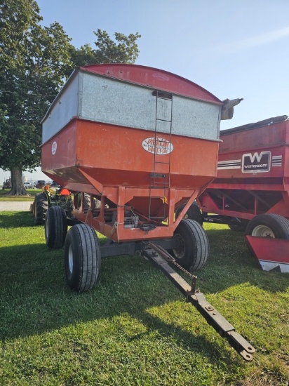 Ficklin 4500 Gravity Wagon