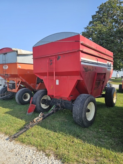Westendorf 400 Bushel Gravity Wagon