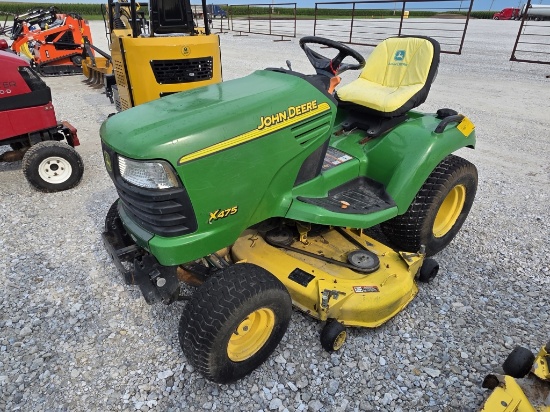 John Deere X475 Riding Lawnmower