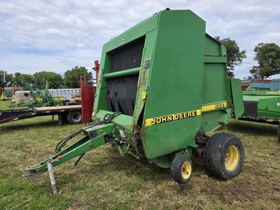 John Deere 566 Round Baler