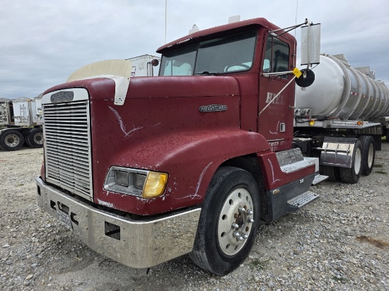 Freightliner Semi-Truck