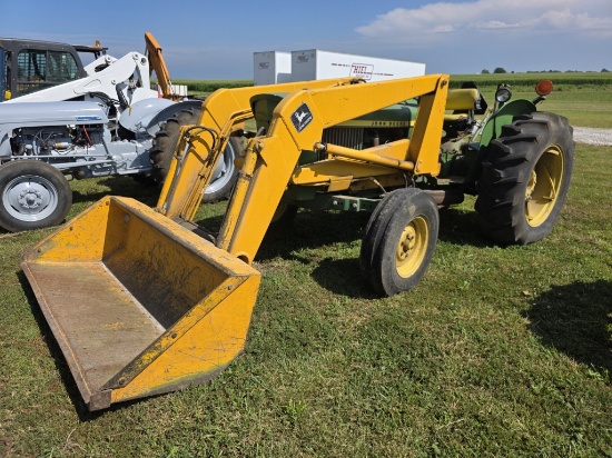 John Deere 1530 Loader Tractor