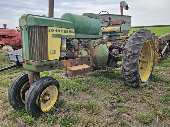 John Deere 620 LP Tractor