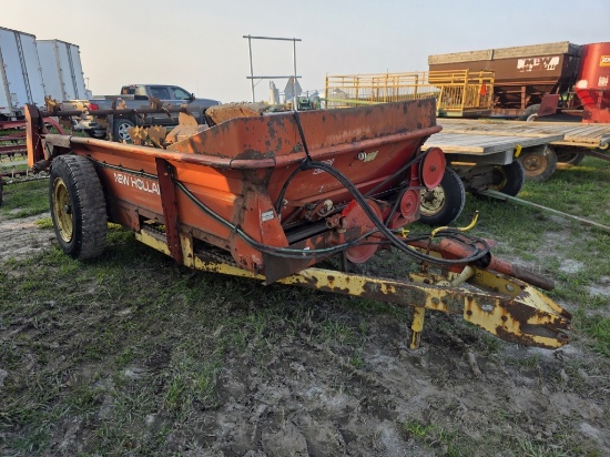 New Holland 519 Manure Spreader