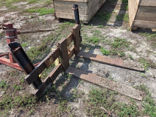 Westendorf Quick-Attach Pallet Forks