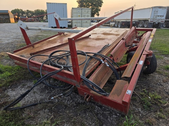 Hoelscher Bale Accumulator Cart