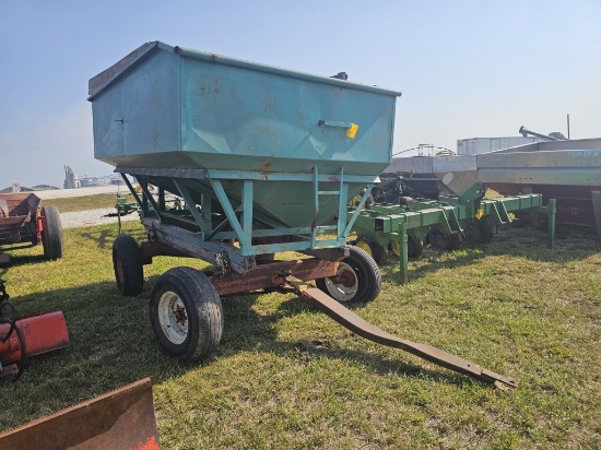 250 Bushel Gravity Wagon