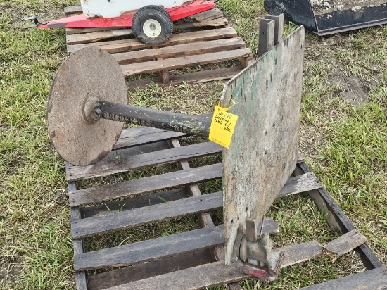 Welding Table With Vise And Pedestal