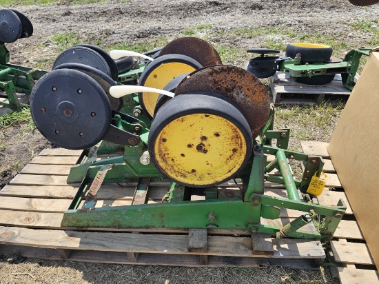 Set Of (2) John Deere 7000 Planter Units