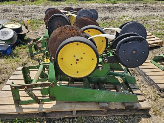 Set Of 2 John Deere 7000 Planter Units